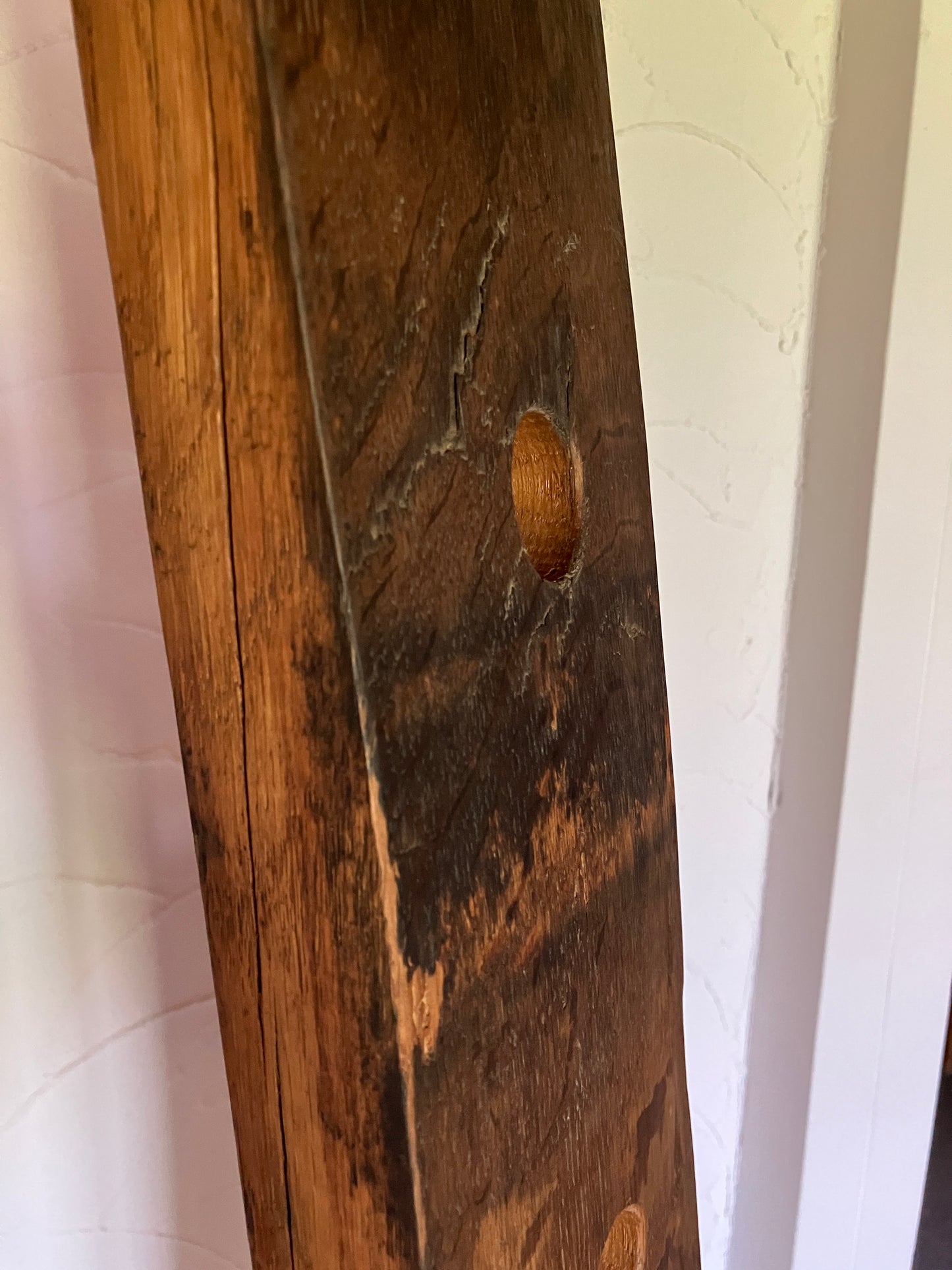 Weinflaschenhalter aus Original Fassdaube