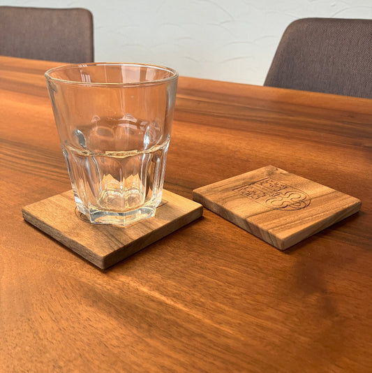 Untersetzer aus Schweizer Nussbaumholz