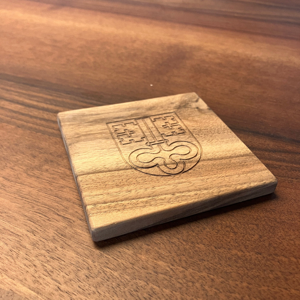 Untersetzer aus Schweizer Nussbaumholz