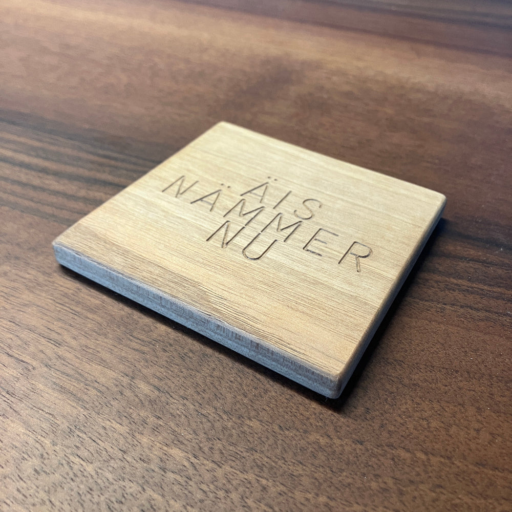 Untersetzer aus Schweizer Nussbaumholz