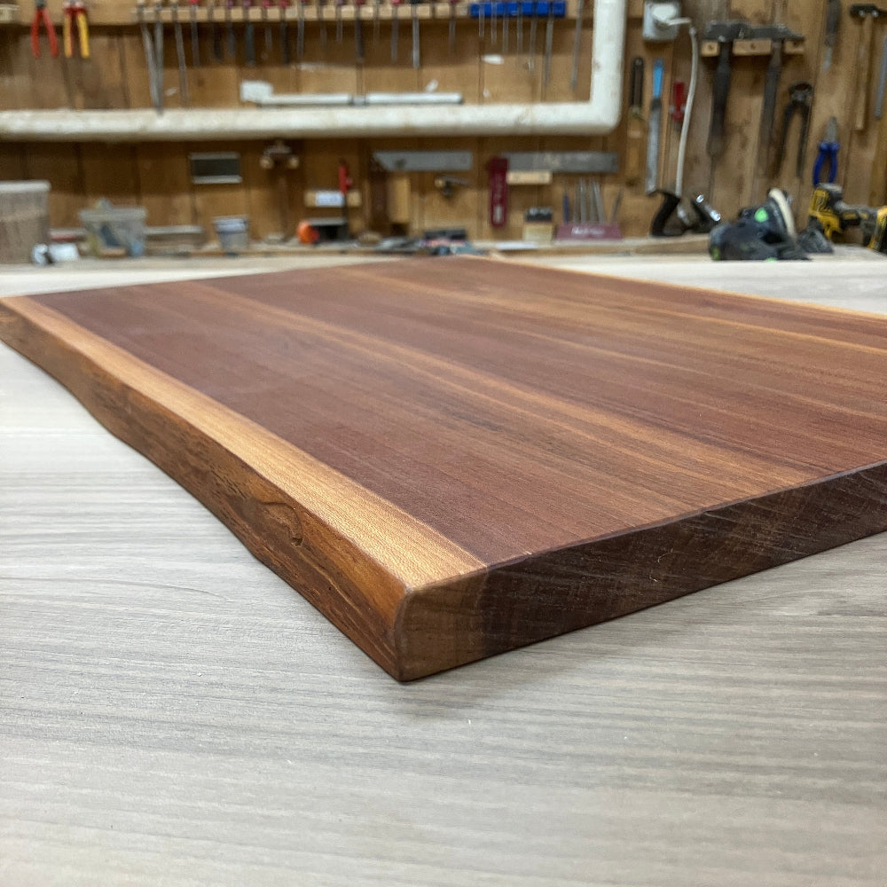 Schneidebrett aus Schweizer Zwetschgenholz