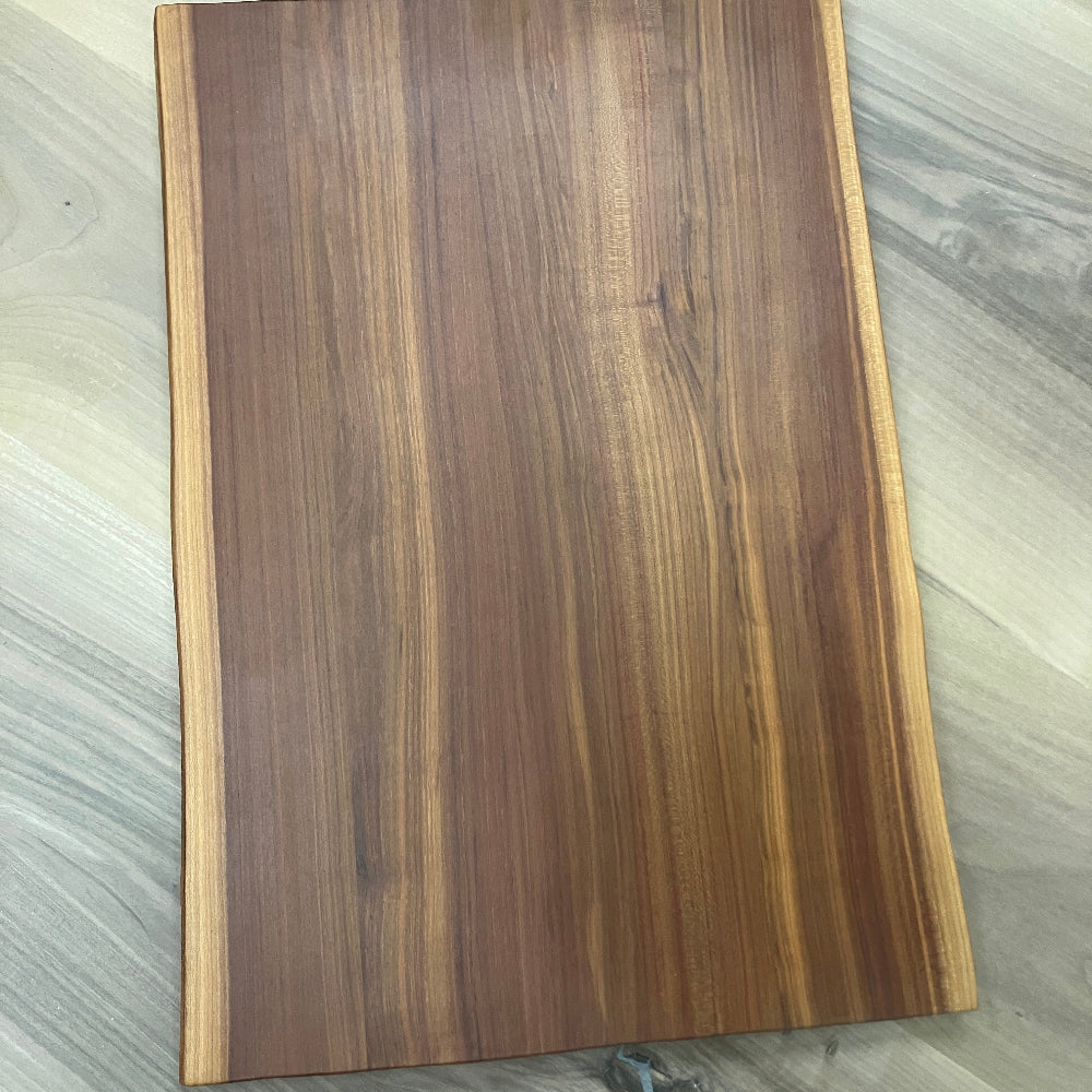 Schneidebrett aus Schweizer Zwetschgenholz