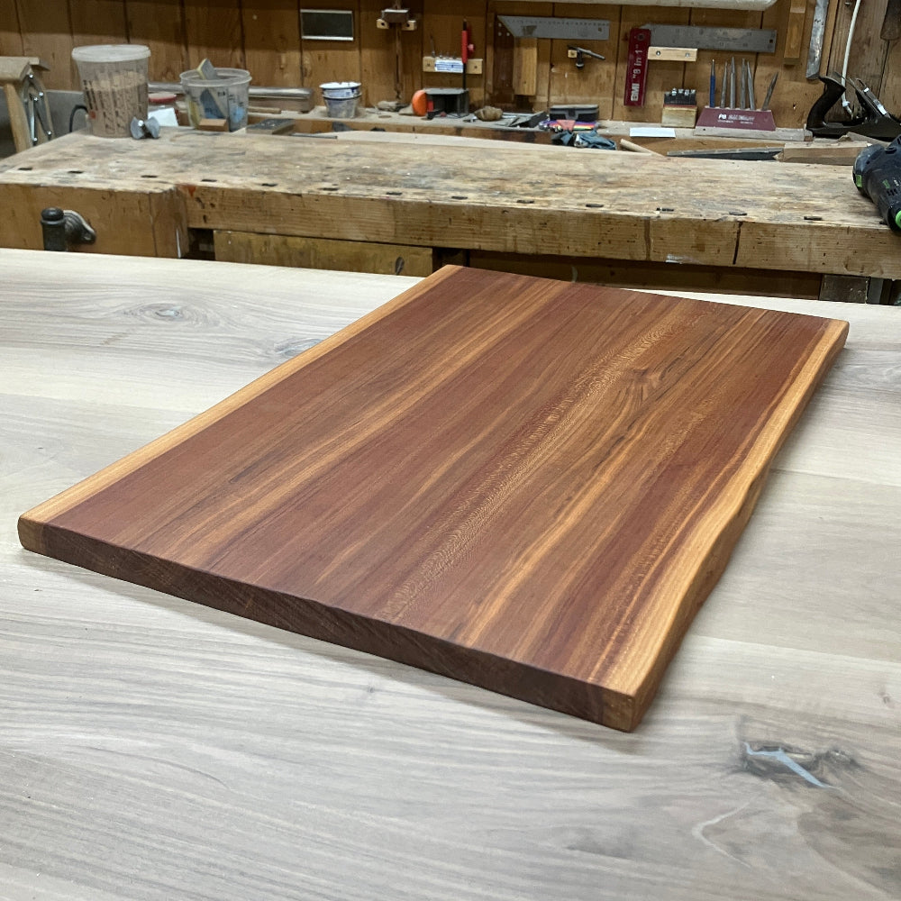 Schneidebrett aus Schweizer Zwetschgenholz